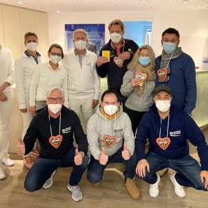Team der Fahrschule nach der Booster-Impfung